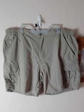 All-American Fisherman Men's Cargo Shorts in Light Khaki
